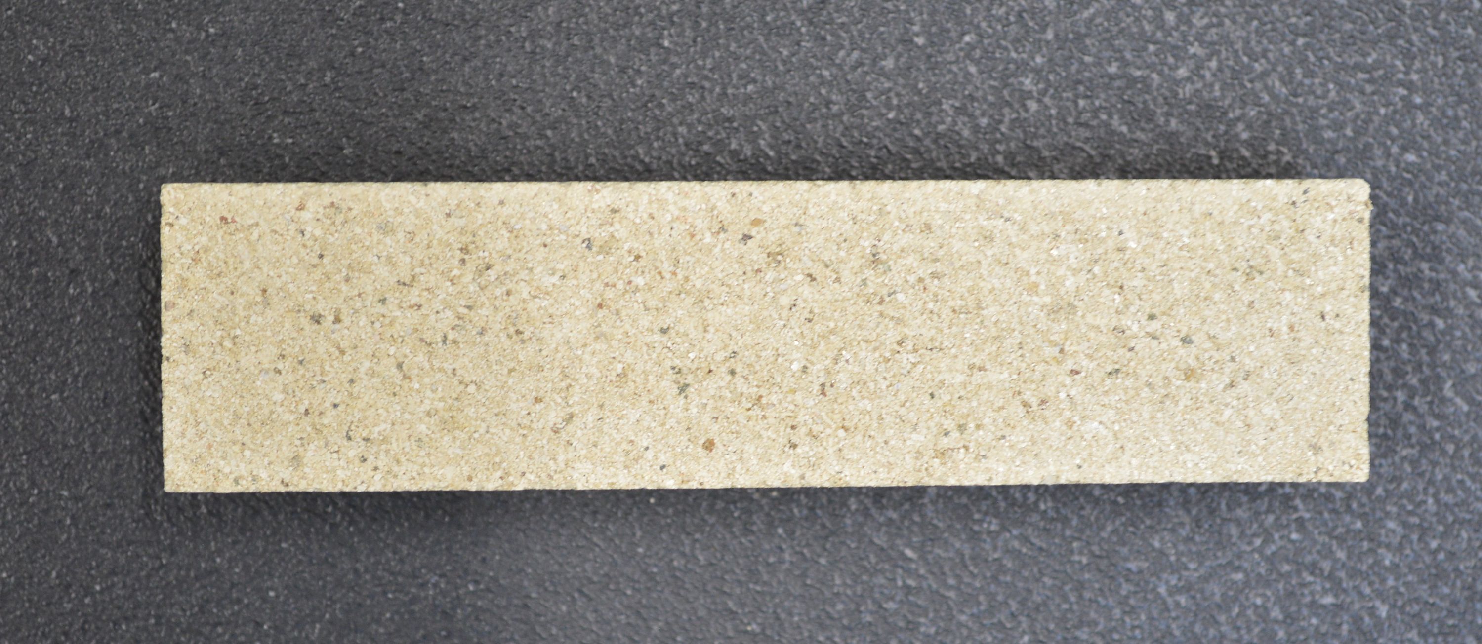 Eurotherm Dresden Bodemsteen voorkant rechts B